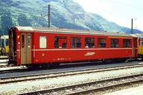 RhB - AB 1543 am 13.08.1991 in St.Moritz - 1./2.Klasse verk�rzter Einheitspersonenwagen (Typ I) f�r Berninabahn - �bernahme 12.07.1968 - FFA/SWP - Fahrzeuggewicht 13,00t - Sitzpl�tze 12/31 - L�P 14,91m - zul�ssige Geschwindigkeit 90 km/h - �2=19.12.1991 - Logo nur RhB - Hinweis: Griffstangen neben den T�ren, gescanntes Dia
