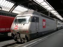 Die f�r das Schweizer Fernsehen werbende SBB-Re 460 100-1 ist am 03.05.2007 mit einem IC in Z�rich eingetroffen.