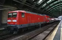 112 152-4 wartet am 6.8.2017 mit dem RE1 (RE3122) von Berlin Ostbahnhof nach Magdeburg Hauptbahnhof im Startbahnhof auf Abfahrt.