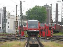 Regio Bahn der Baureihe 928 steht im BW D�sseldorf und f�hrt in wenigen Minuten Richtung D�sseldorf Hbf.