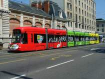 Frontseite des Gelenktram Be 6/8  880 mit Vollwerbung in den Strassen von Genf ( Gen�ve ) am 06.05.2007