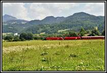 Zwei Tarus-Loks fahren im Juni 2005 mit einem OEC nach Wien Westbahnhof. Aufgenommen bei Niederaudorf.