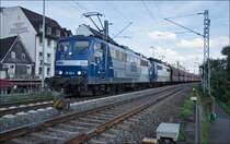 151 143-5 u.151 144-3 gemeinsam mit einen Kohlezug zu sehen am 09.08.2017 in Rüdesheim.