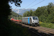 187.306 fährt mit einen GAG zwischen Payerbach und Küb bergwärts. 31.8.17