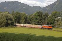 1245.525 mit Güterzug bei Frauenberg am 24.08.2017.