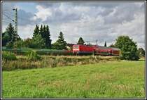 112 137 bringt im Herbst 2005 einen RE2  RHEIN-HAARD-EXPRESS  von M�nster (Westf) nach M�nchengladbach. Aufgenommen bei Haltern am See.