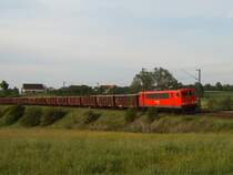 Unbekannte BR 155 mit dem Cs 60706 von Harburg (Schwaben) �ber Aalen und Stuttgart nach Heilbronn, hier bei Goldsh�fe aufgenommen. Am Zugende schob 139 309-9 mit. Foto: 10.05.07
