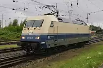 101 112-1 rangiert am Morgen des 12.8.2017 im Rostocker Hauptbahnhof.