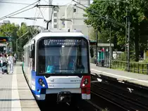 VGF Bombardier U5-25 Wagen 693 (Vollwerbung Partnerstadt Tel Aviv) am 01.09.17 in Frankfurt Industriehof auf der U7