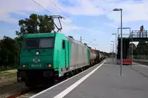 185 633-5 der ITL Eisenbahngesellschaft mbH als Kesselzug durchfährt den Bahnhof Schkopau auf der Bahnstrecke Halle–Bebra (KBS 580) Richtung Halle (Saale). [8.8.2017 - 16:31 Uhr]
