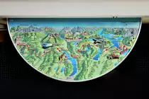 Die Voralpen-Express-Strecke Luzern-St. Gallen, gezeigt auf einem Tischli. Die Karte zeigt den abwechslungsreichen Streckenverlauf über Berg und Tal und zwischen mehreren Seen - 05.09.2017