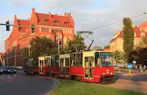 Toruń/Thorn Tw 242 + 243,Ulica Wały Generała Władysława Sikorskiego, 25.08.2017.
