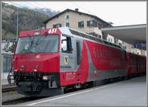 Nach zwei Stunden ist Samedan erreicht. Ein kurzer Kontrollblick nach hinten und weiter geht die Fahrt der Ge 4/4 III 651  Fideris  zur Endstation St.Moritz. (08.05.2007)