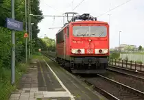 155 134-0 DB kommt als Lokzug aus Oberhausen-West nach Krefeld und fährt durch Duisburg-Rheinhausen-Ost in Richtung Krefeld. 
Aufgenommen vom Bahnsteig in Duisburg-Rheinhausen-Ost. 
Bei Sommerwetter am 27.7.2017.
