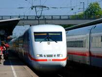 ICE 23 von Wien Westbahnhof nach Hamburg Altona am 22.04.2007 bei der Einfahrt in Plattling.