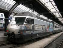  Schulen ans Netz  fordert am 25.06.2005 die SBB Re 460 019-3 mit ihrer Werbung in Z�rich HB.