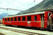 RhB - AB 1567 am 31.08.1996 in Pontresina - 1./2.Klasse Einheitspersonenwagen (Typ II) - �bernahme 22.01.1976 - FFA/SWP - Fahrzeuggewicht 15,00t - Sitzpl�tze 18/28 - L�P 18,50m - zul�ssige Geschwindigkeit 90 km/h - �2=19.12.1995 - Logo RhB in deutsch - Hinweis: Griffstangen entfernt, Taster neben den T�ren, gescanntes Dia
