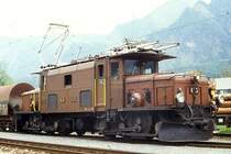 RhB - Ge 6/6 I 413 am 13.05.1991 in Untervaz - Elektrische Streckenstangenlokomotive - �bernahme 17.06.1929 - SLM3296/BBC2966/MFO - 940 KW - Gewicht 66,00t - L�P 13,30m - zul�ssige Geschwindigkeit 55 km/h - �1=05.03.1988 - 18.10.1993 ausr. nach Stangenbruch - 1996 Abbruch.
