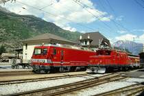 MGB exBVZ - HGe 4/4 II 3  Dom  mit Zug 903 Glacier-Express von St.Moritz nach Zermatt neben HGe 4/4 I 12 mit G�terzug 4141 von Visp nach Zermatt am 22.05.1997 in Visp
