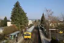 VT2E der HLB (Nummer unbekannt) beim Halt in der Station Seulberg.
Ziel des Zuges war Bad Homburg.
Aufnahmedatum: 13. März 2016