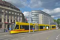 Wegen der Großbaustelle am Steinenberg, muss die Linie 10 am Aeschenplatz wenden. Hier wartet der Be 6/10 Tango 189 an der Endstation am Aeschenplatz. Die Aufnahme stammt vom 10.09.2017.