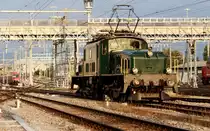 SBB Historic Krokodil Be 6/8 III Nr. 13302 am Abend des 23. September 2017 unterwegs auf einer Rangierfahrt zu seinem Depot im Bahnhof Rapperswil.
