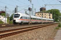 ICE-T von Berlin nach Hamburg f�hrt mit einer ge�ffneten und einer geschlossenen Bugklappe durch Hagenow Land. 02.05.2007
