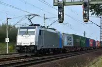 BR 186 430-5 der Railpool als Containerzug kommend aus Hamburg. Höhe Bardowick 23.09.2017
