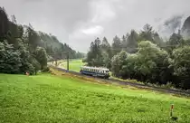 4042.01 der NBiK fährt als SR (Lienz - Sillian) zwischen Lienz und Thal vorüber.
Aufgenommen am 16.9.2017.
