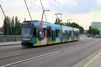 MGT6D (Wagen 618) der Halleschen Verkehrs-AG (HAVAG) als Linie 10 von Göttinger Bogen nach Hauptbahnhof überquert Halle Gbf auf der Berliner Brücke. [26.8.2017 - 18:32 Uhr]