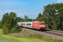 101 063 rauscht mit am 23.09.2017 mit ihrem IC am Haken an Hilperting vorbei in Richtung Rosenheim