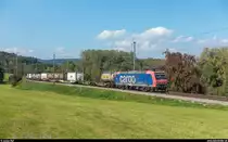 SBB Cargo International Re 482 008 mit einem infolge Rastatt-Sperre umgeleiteten UKV-Zug am 25. September 2017 bei Lottstetten.