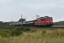 BR 151 016-3 kommend aus Büchen. Das brummen im Wind der Spanngurte, war noch kilometerweit zu hören. Circa 3km östlich von Büchen 28.09.2017
