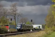 AKN 622 659 erreicht als AKN 82462 (Neumünster - Hamburg-Eidelstedt) den Bahnhof Schnelsen.
Aufgenommen am 29. April 2017.