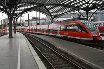 644 523-2 und 644 512-5 verlassen am 16.8.2017 als RB38 (RB11827)  Erftbahn  von Düsseldorf Hauptbahnhof nach Köln Messe/Deutz den Kölner Hauptbahnhof.