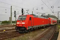 146 273 erreicht am 16.8.2017 mit dem RE6 (RE10629)  Westfalen-Express  von Köln/Bonn Flughafen nach Minden(Westf) den Kölner Hauptbahnhof