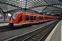 620 028-0 macht sich am 16.8.2017 als RB24 (RB91842)  Eifel-Bahn  von Erftstadt nach Köln Messe/Deutz im Kölner Hauptbahnhof auf den Weg.