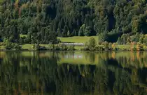 Am Schliersee ist ein Integral der BOB am 22.09.2017 in Richtung München unterwegs