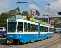 Be 4/6 Nr. 2012  Wiedikon  erreicht am 27. September 2017 als (Tram-)Linie 11 nach Auzelg die Haltestelle ZH Bürkliplatz. 