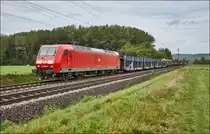 145 005-5 ist mit einen leeren Autozug bei Retzbach am 07.09.2017 zu sehen.
