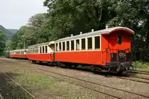 BE/FW: Schweizerwagen im Rheinland.
Ehemalige Wagen der Frauenfeld Wil-Bahn (FW) leisten noch wertvolle Dienste bei der Brohltalban. Aufnahme vom 23. September 2017 auf dem Ausgangsbahnhof Brohl.
Foto: Walter Ruetsch  