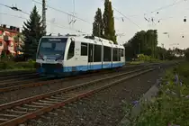 Nachschuß auf einen RTB Triebwagen der als RB34 nach Dalheim fahrend Rheydt Hbf verlässt. 26.9.2017