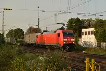 152 093-1 fährt aus Rheydt aus, nach einem Halt an Gleis3. 
Erst musste sie einen RE8 aus dem eingleisigen Abschnitt zwischen Rheydt Hbf und Rheydt-Odenkirchen auskommen lassen. 26.9.2017