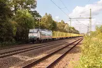 145 023-6  120 Jahre Rasender Roland  PRESS (145 083-2) mit einem leeren Holzzug in Friesack und fuhr weiter in Richtung Nauen. 22.09.2017