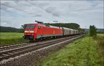 152 030-3 ist mit einen gemischten Güterzug bei Retzbach am 07.09.2017 zu sehen.