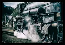 Alles dreht sich, alles bewegt sich -
Die Strasshofer Dampflok 310.23 fährt mit dem SDZ 17264 von Wien Heiligenstadt nach Krems an der Donau.  
Spitz an der Donau 28.10.2016