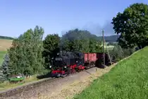 99 1741 mit einem Fotogüterzug durch Neudorf 29.7.17