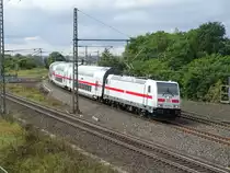 Am 01.10.2017 kam die 146 576 mit einer Leergarnitur aus Richtung Wittenberge nach Stendal und fuhr weiter in Richtung Magdeburg.Am Schluss des Zuges hing 103 222.