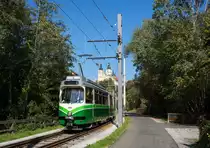 Seit 02.10.2017 verkehrt die Linie 1 in Graz wieder bis Mariatrost, die Schleife erkennt man so nicht mehr wieder, hier zu sehen ist TW 508 als Linie 1 in Mariatrost! 