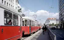 Wien Wiener Linien SL 5 (E1 4799 + c4 13xx) IX, Alsergrund, Alserbachstraße / Roßauer Lände / Friedensbrücke am 4. August 2010. - Der Zug hält an der Haltestelle Friedensbrücke in Richtung Praterstern. - Scan von einem Farbnegativ. Film: Kodak FB 200-7. Kamera: Leica C2.